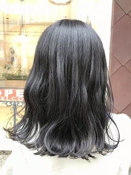 ビーエリアプレミアータ(BE AREA PREMIATA) ゆるめ暗色グレー。