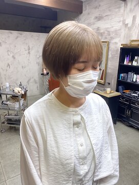 モニュメント(Monument) コンパクトミルクティーショート