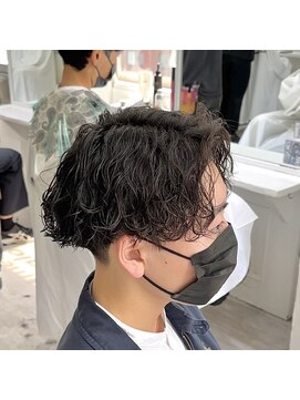 メンズ サロン ドット トウキョウ 町田店(men's salon dot. tokyo) センターパート×波巻きパーマ