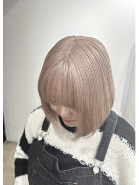 ユウル 横浜(juhl.) ミルクティーベージュケアブリーチダブルカラー切りっぱなしボブ