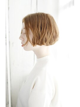 セントラル プラスエヌ(CENTRAL+n) 20代30代40代　ニュアンスカールのバッサリボブ【草津】
