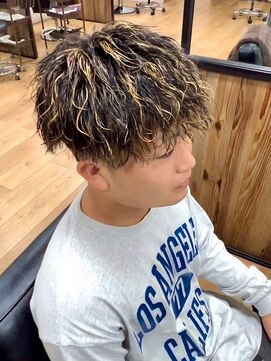 デプト(DEPT.) ツイストスパイラルパーマブリーチメッシュハイライトフェード