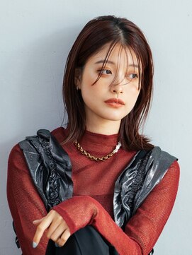 ウルト(ult) シースルー小顔バングの切りっぱなしミディアム