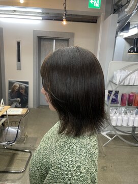 オリーブグレージュ