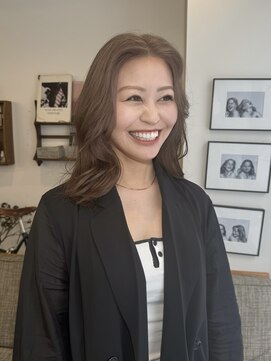 ポール(pole) 札幌ミディアム　まろやかベージュレイヤーミディ