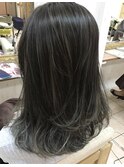 人気のアッシュグレー☆外国人風3Dハイライトカラー