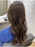 オリーブベージュ