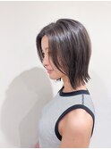 切りっぱなしボブ グレージュ ハイライト