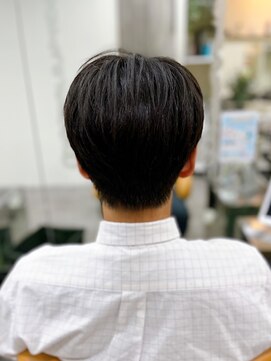 ジラ ヘアアンドメイク(girra HAIR&MAKE) 高校生カット