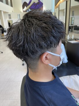 ジェイズヴィズグラム(J's.viz.glam) ツイストスパイラル×刈り上げマッシュ