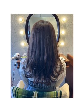 エルサフィロ キタハマ(el zafiro kitahama) 20×30×40代×ツヤカラー×グレージュカラー×外ハネスタイル