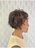 カーリーショートボブ