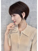 アンダーバーホワイト(_WHITE)&nbsp;大人可愛い20代30代40代ハイライト小顔ショートボブ