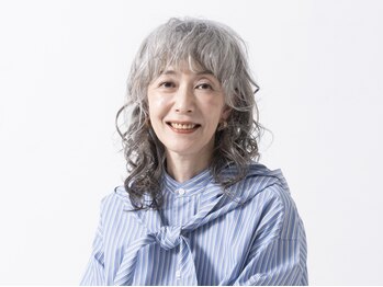 えがお美容室 奈良店の写真/《グレイカラー》白髪染めから白髪を生かしたグラデーションカラーまでお客様に合わせたグレイカラーを♪