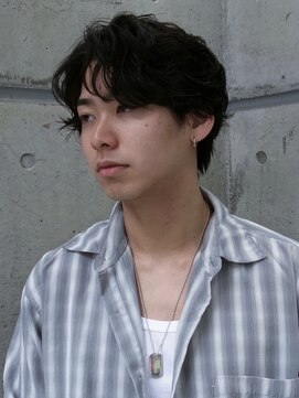 ノイ(noi) センターパートニュアンスパーマ刈り上げツーブロックメンズヘア