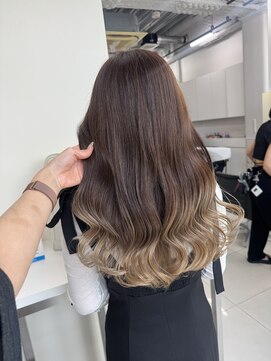 アライブ ハラジュク(ALIVE harajuku) 【ALIVE yu-ki ホワイトベージュのグラデーションカラー】