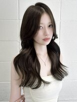 ココ 原宿(KOKO)&nbsp;M大人ガーリー似合わせカットミディアムレイヤーカットオリーブ