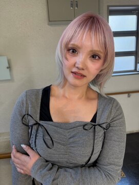 イェッカ パビル(YECCA pabil) 明日ピンクからホワイトのデザイン