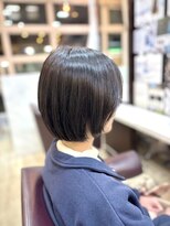トレセッテ(tre sette)&nbsp;まとまりある丸みシルエットショートボブスタイル
