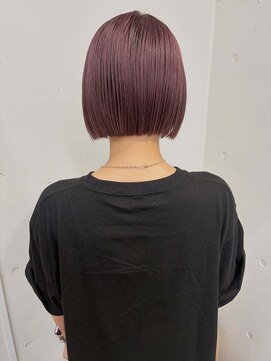 ユノ(juno) 切りっぱなしミニボブ×カシスカラー シオガマ
