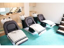 シャンプーブースはシャンプー専用フロアへご案内いたします♪