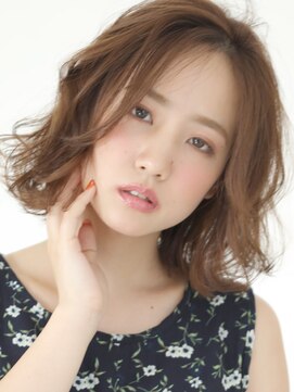 ジジ(GIGI) 魅力的ウエーブボブ