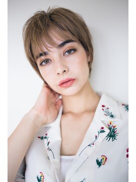 ピズム(PISM) ジェンダーレスイメチェンショート/フォギーベージュ