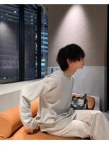 シン(syn) 前髪長めマッシュ ミニウルフ