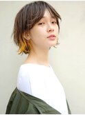 ポイントカラーが際立つカジュアルサマーボブ。