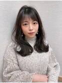 前髪ありくびれミディアムヘア