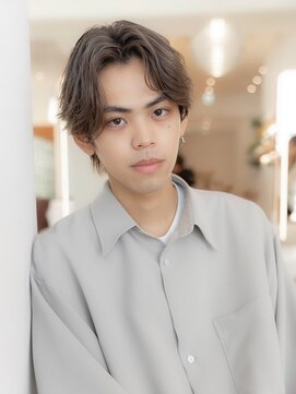 イオ 本厚木(io) センターパートウルフカット波巻きスパイラルパーマモテ髪