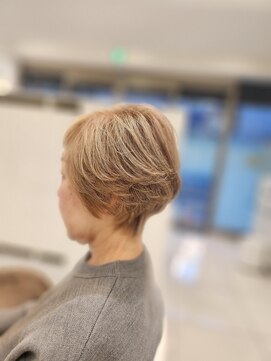 アクシス 三軒茶屋本店(AXIS) 白髪ぼかし/ショートボブ/50代ショート