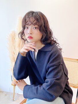 ホロ(hollo) ウェーブロングウルフレイヤーカットパーマくるくるパーマ