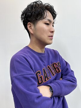 テルヴェ(Terve) 【Terve.】緩めパーマのセンターパートスタイル