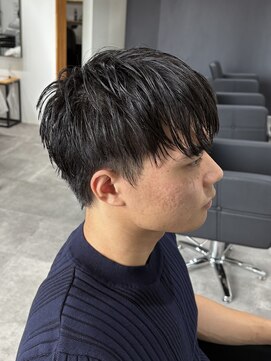 ヒュイル バイ ニアウ(Hwyl by Niau) アクティブショートマッシュ刈り上げナチュラルメンズカット