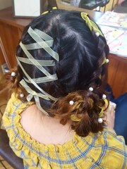 編み込みツインお団子ヘアー(*^ω^*)