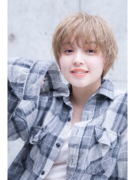 エース (ACE) ACE LA ホワイトベージュ×ショートスタイル