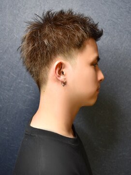 ヘアスタジオヘーフリヒ(HAIR STUDIO HoFLICH) 20代男性【美ライン】