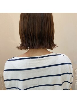 エフ ヘアーアンドリラクゼーション(F. hair & relaxation) 【F.】ぱつっとボブ