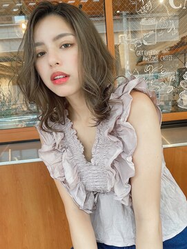 ルービック 和歌山(Rubik's) 大人かわいいフェザーバング_透明感グレージュ