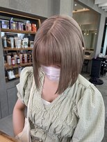 ホワイトベージュ