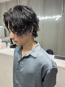 ディセンシー(Dicency) 【Dicency】メンズ センターパートウルフ×ツイストスパイラル