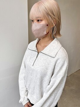 イル(ill) ホワイティ ベージュ ホワイト ボブ ハイトーン