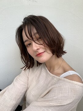 エテバイリリア(ete by LILIA.) エアリーカールボブ