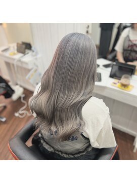 リタ(rita) silvegray