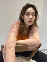 イル(ill)&nbsp;ブリーチ ベージュ ロング グラデーション 大須