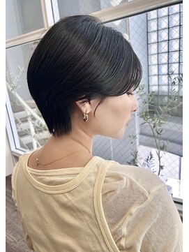 ミリア(MILIA) 20代30代40代/黒髪大人ショート