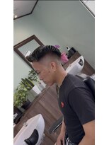 ケーエムシーセントラルルーツ(KMC Central Roots)&nbsp;スキンフェード、フェザーアップ