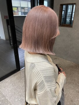 ロンド レア 天神大名店(Lond Le’a) ホワイトブロンド/外ハネボブ/美髪/ワイドバング/ブルーブラック