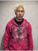 ブリーチ/抜きっぱなし金髪スパイキーショート/アップバング短髪
